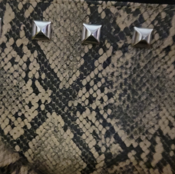 Carlos Santana 2 pieces shoulder bag set in Black and Snake pattern NWT - Picture 7 of 7